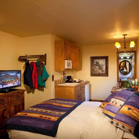 Alpine Village Suites Taos Ski Valley Exterior photo